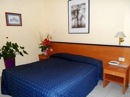 Hotel One Park 3*